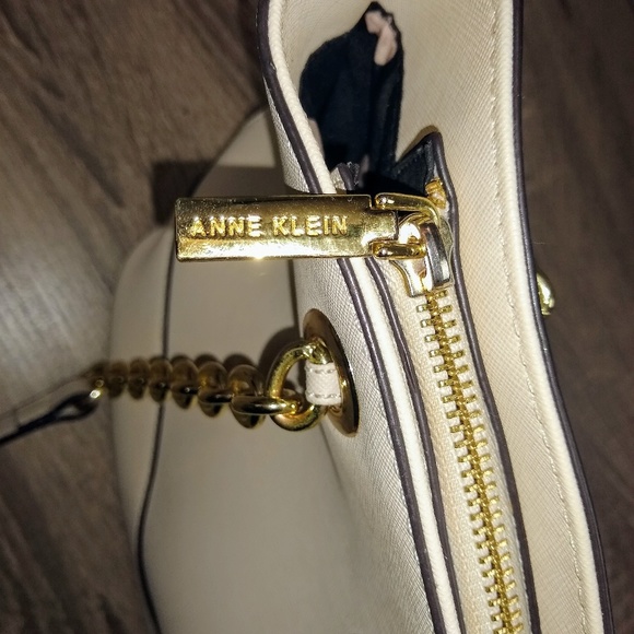 Anne Klein Purse - Picture 5 of 6